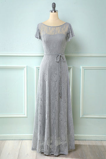 Vestido de renda comprida de champanhe
